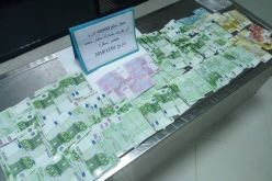 بالصور.. حجز أزيد من 40 ألف أورو بمطار بسكرة