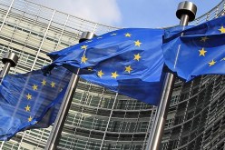 المفوضية الأوروبية تعفي الأتراك من تأشيرة دخول 3 دول