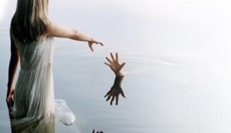 كيف أجعل ذلك الحبيب البعيد عنّي قريب؟