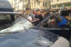 متظاهرون يقتحمون محكمة مصرية ويحرقون ملفات