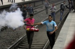 دعاة العصيان بالاسماعيلية المصرية يقطعون حركة القطارات