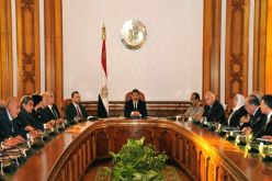 مصر: مشاورات لإجراء تعديل وزاري قد يشمل عشر حقائب