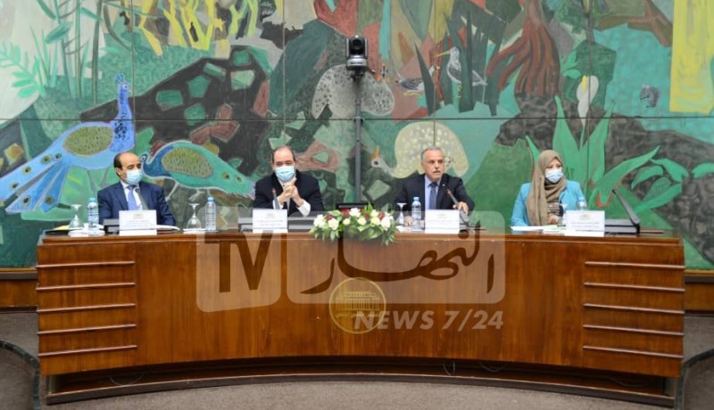 الشروع في إستقطاب 25 ألف خبير جزائري متواجدون بالخارج