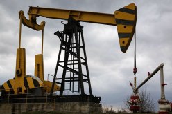 إرتفاع سعر النفط وسط توقعات بخفض إمدادات أوبك