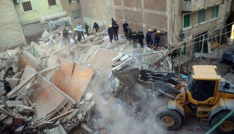 قتيلان إثر انهيار عمارة من 4 طوابق شمال مصر