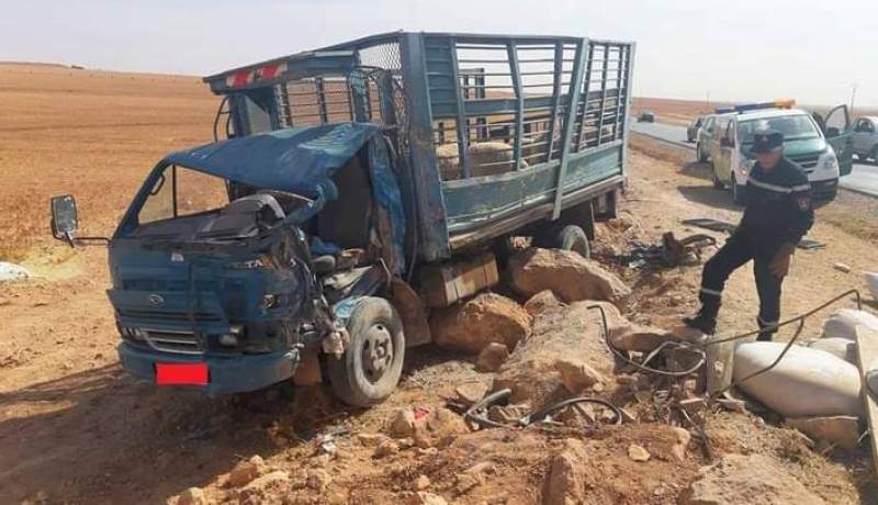 وفاة شيخ وإصابة شخص آخر اثر انقلاب شاحنة بتيارت (صور)