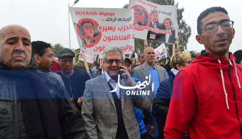 صديق شهاب يُجمهر مناضلي الأرندي أمام مقر الحزب للإطاحة بأويحيى