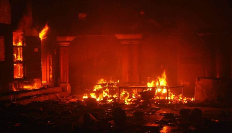 باكستان .. 11 قتيلا وأكثر من 50 مصابا في حريق فندق بكراتشي