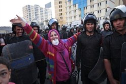 رجال شرطة‮ ‬يتمردون ويلتحقون باحتجاجات الشعب المصري