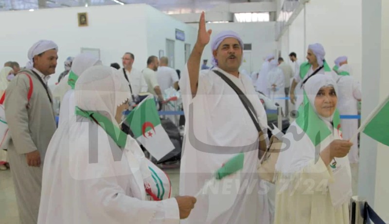 بالصور.. إنطلاق أول رحلة للحجاج الجزائريين من مطار العاصمة الدولي