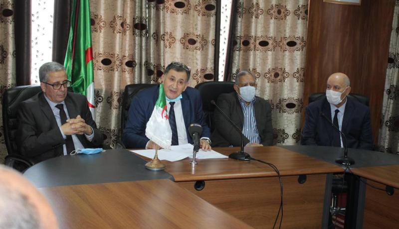 تبسة: تنصيب المدير الجديد البروفيسور عبد الكريم قواسمية مديرا جديدا لجامعة تبسة