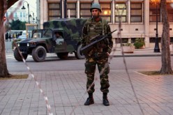 قتلى وجرحى والمتظاهرون‮ ‬يطالبون بتدخل الجيش لحمايتهم