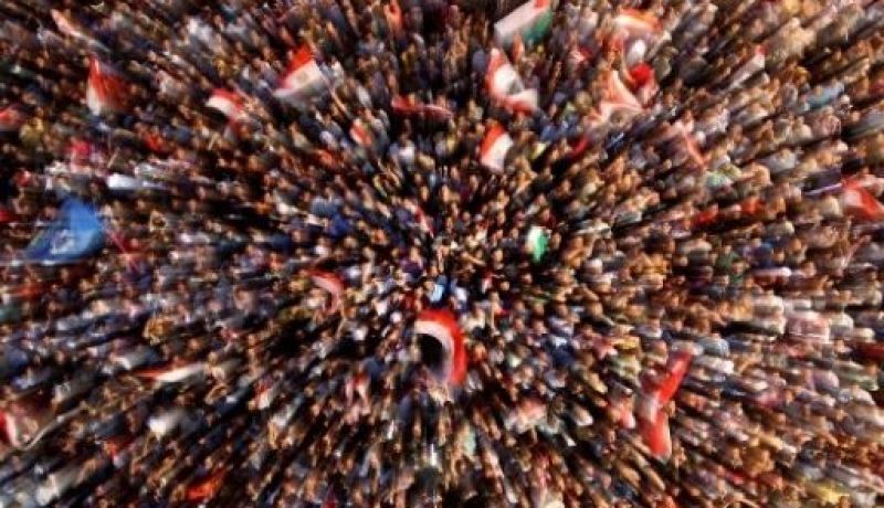 تظاهرة ضخمة بمشاركة كافة التيارات السياسية في ميدان التحرير في جمعة الشرعية