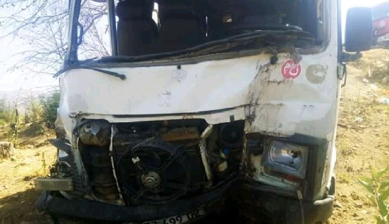 الشلف:7 جرحى في إصطدام بين سيارة سياحية وحافلة ببريرة