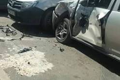 بالصور.. حادث مرور أمام مدخل جامعة الحقوق بسعيد حمدين في العاصمة
