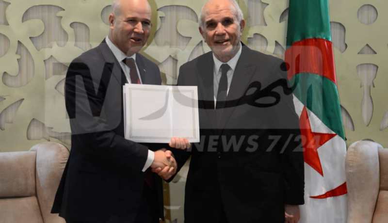 عبد الرحمان عرعار يودع ملف ترشحه أمام السلطة المستقلة للإنتخابات