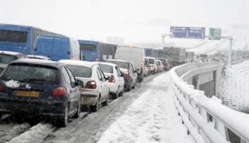 تساقط كثيف للثلوج بولايات شرق البلاد