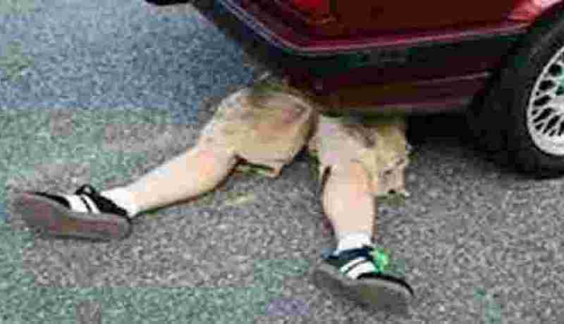 سيارة تقتل طفلة في الثالثة من العمر بمعسكر