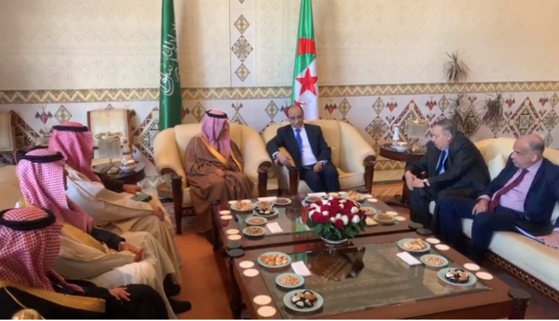 وزير الخارجية السعودي يصل إلى الجزائر