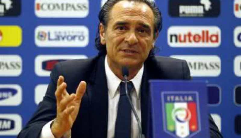 مدرب منتخب إيطاليا يبدى إستعداده للانسحاب من اورو 2012 بسبب فضيحة التلاعب بنتائج المباريات
