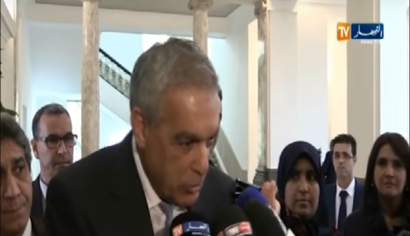بالفيديو.. طلعي يحمل وزارة الموارد المائية مسؤولية انسداد الطريق السريع في بن عكنون