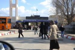 طلبة جامعة مولود معمري يحتجون