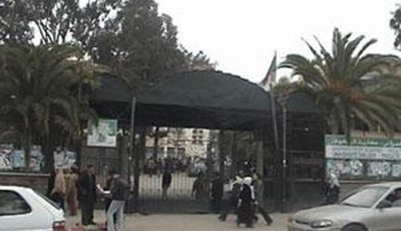 أساتذة كلية الحقوق يرفضون التدريس ويدخلون في حركة احتجاجية بالعاصمة