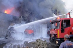 السلطات النيجيرية تحقق في اسباب حريق دمر عدة مبان في لاغوس