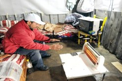 عائلة من ‮6 ‬أفراد تعيش داخل‮ ‬حاوية ‬بحظيرة ملعب القبة