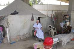 “النهار” زارتها في كوخ غير إنساني لجأت إليه بعد طردها من مسكنها منذ 4 أشهر:عائلة “عمراني” تتشرد في الشارع.. سلطات بلدية حسين داي تترقب و”نفطال” لا ترد