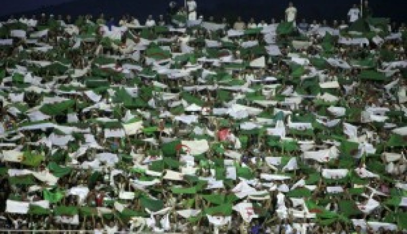 مدينة البليدة تتزين بألوان العلم الوطني في انتظار الحسم ضد المنتخب الليبي