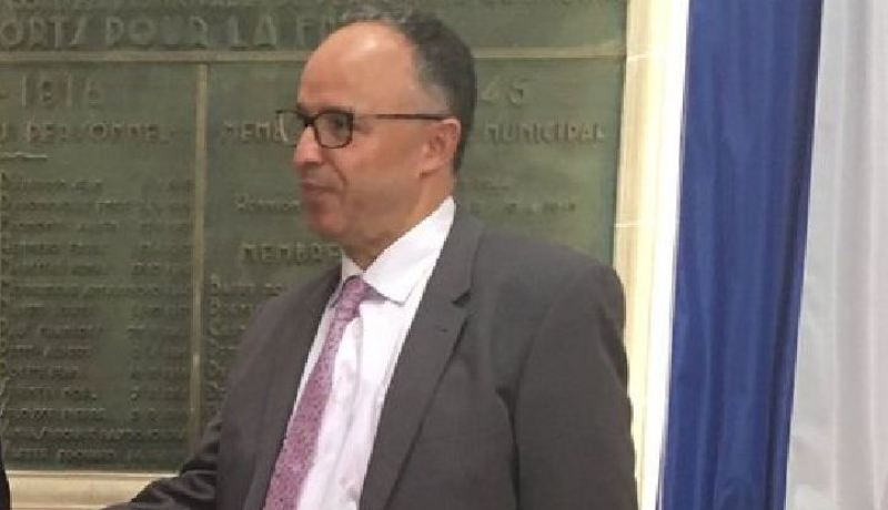 فرڤاني مدين لقنصل الجزائر بليل