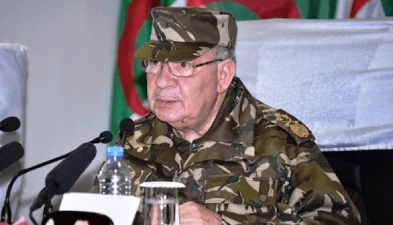 قايد صالح: “مواقفنا ثابتة وصادقة حيال الوطن والشعب منذ بداية الأزمة”