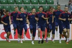 انطلاق بطولة كأس الأمم الأوروبية “يورو 2012” ولقاء منتخب روسيا مع التشيك