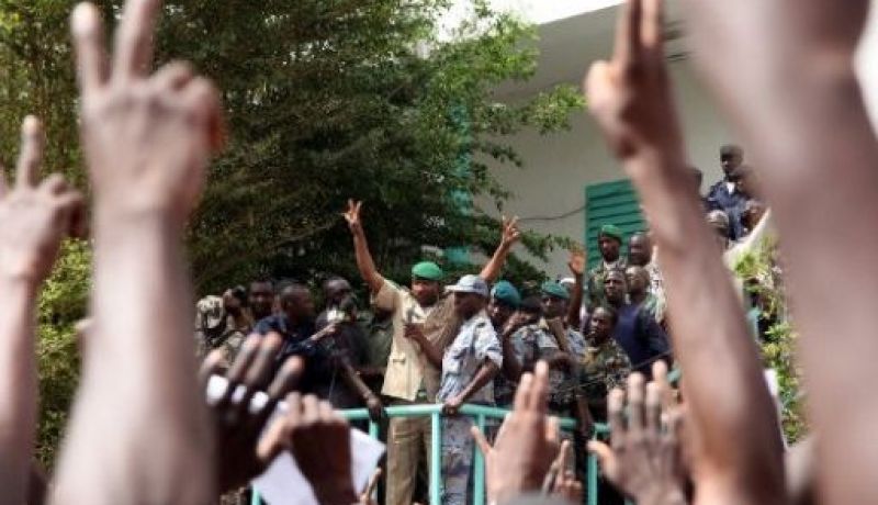 مظاهرات في مالي تأييدا للانقلابيين