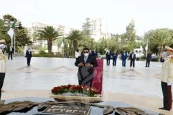 رئيس المجلس الرئاسي الليبي يترحم على أرواح الشهداء بمقام الشهيد ويزور متحف المجاهد