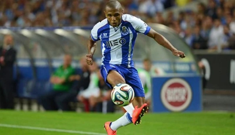 سيميوني يريد براهيمي في أتليتيـكو مدريد الموسم المقبل