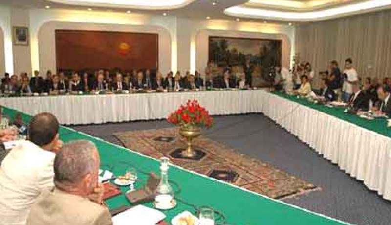 رضا حمياني يدعو إلى تخفيف الاجرءات من أجل جلب الاستثمارات الاجنبية