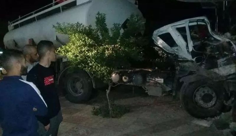 النعامة: شاحنة محملة بالمازوت تصطدم بجدار حمام في المشرية