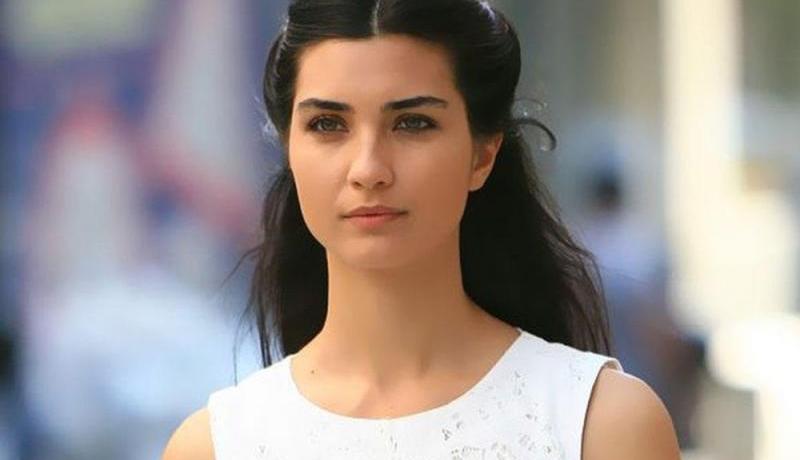 فضيحة تطارد توبا بيوكستون لهذا السبب سافرت إلى تركيا