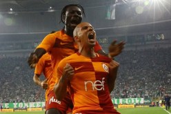 “مناجير” يُحدث فتنة بين “فيغولي” وزميله!!