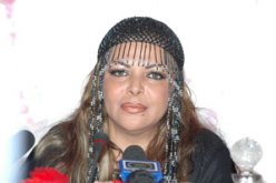 فلة عبابسة تقوم بعملية جراحية والتلفزيون يتكفل بالمصاريف