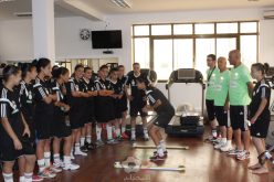 تقينت كهينة تتوج بجائزة أحسن حارس مرمى على المستوى الوطني