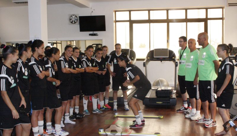 تقينت كهينة تتوج بجائزة أحسن حارس مرمى على المستوى الوطني