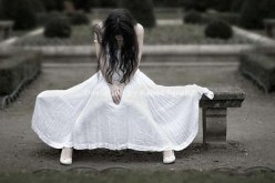 امرأتان في حياة من أحب تمنعانه عني.. أمه وزوجته