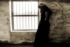 مفهومه الخاطئ لقوامة الرجل يجعله يستنزف مالي