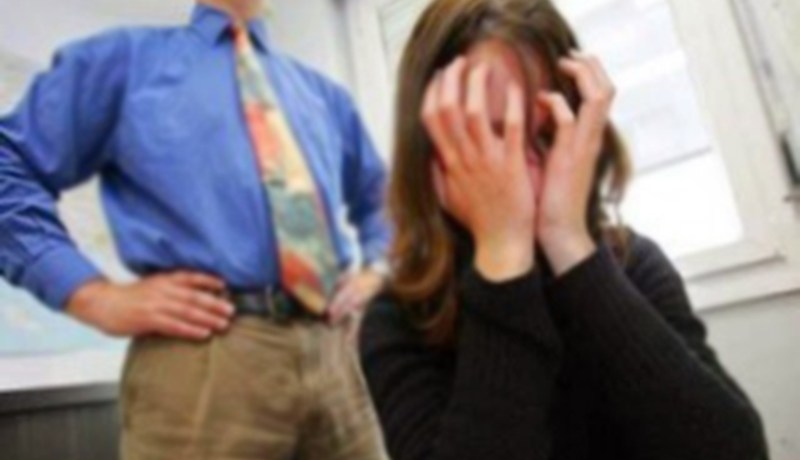 مفتون ومهموم بعدما اخترت المرأة الخطأ