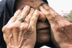 مطلّقة تضرب والدتها العجوز بلوحة خشبية في‮ ‬العاصمة