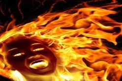 امرأة تضرم النار في‮ ‬جسدها أمام مقر محكمة في‮ ‬الطارف