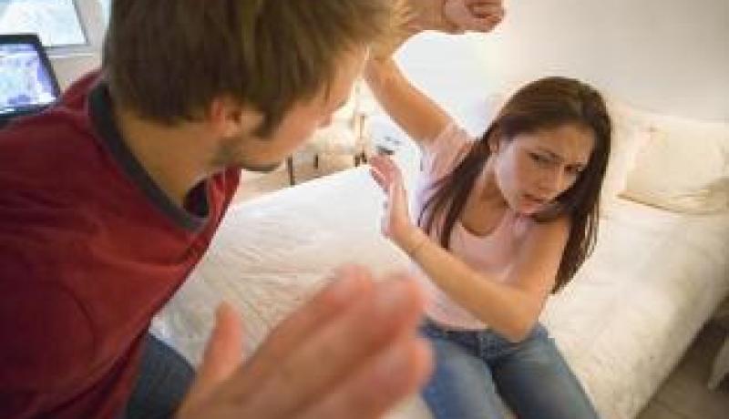 ‮ ‬لأنّه لم‮ ‬يلتمس منك الصّرامة أصبح مستخفا بموقفك